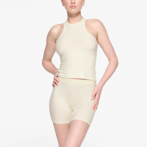 {SKIMS} SOFT LOUNGE HIGH NECK TANK [BONE] - Picture 2 of 5